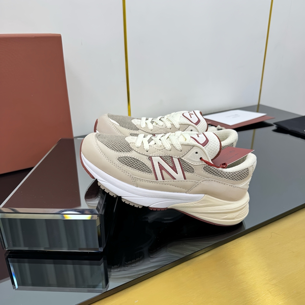 スーパーコピーブランド靴側面デザイン